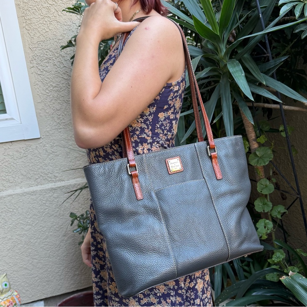 Vintage dark Gray Dooney & Bourke Pebble Leather Tote with Zipper Closer